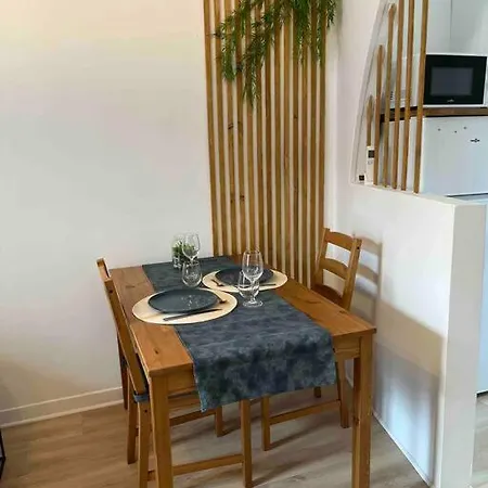 Apartman Centre : Climatise Avec Fibre, Wifi Et Parking Linas